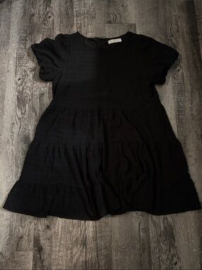 Leela & Lavender Tiered Short Sleeve Dress - Black - Size Large